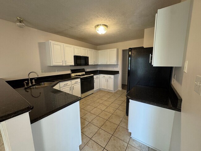 Building Photo - 9847 Cranberry Cir