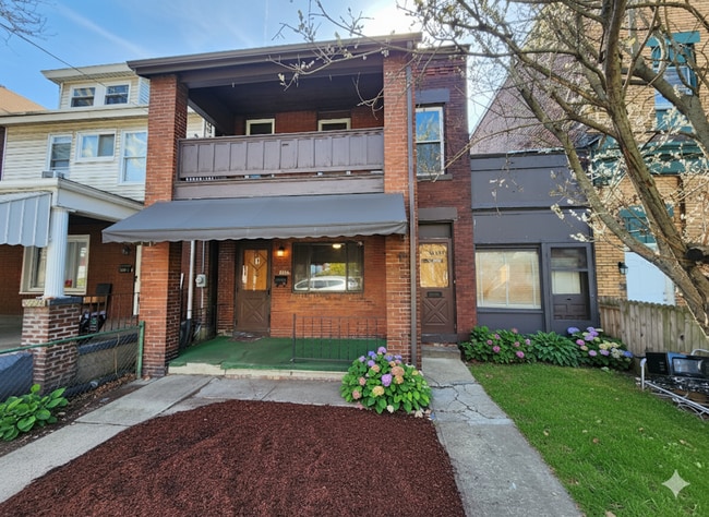 Primary Photo - Sweet Single Story Swissvale Living!