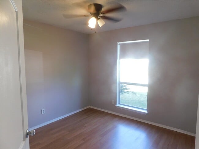 Building Photo - 3014 Windemere Dr