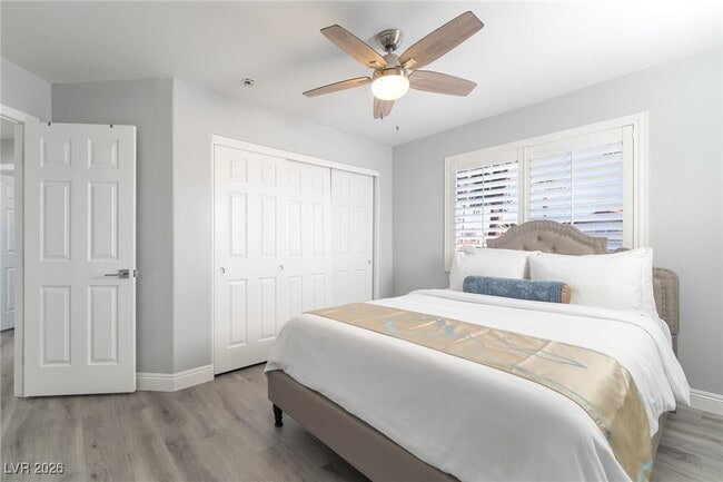 Building Photo - 2076 E Wigwam Ave