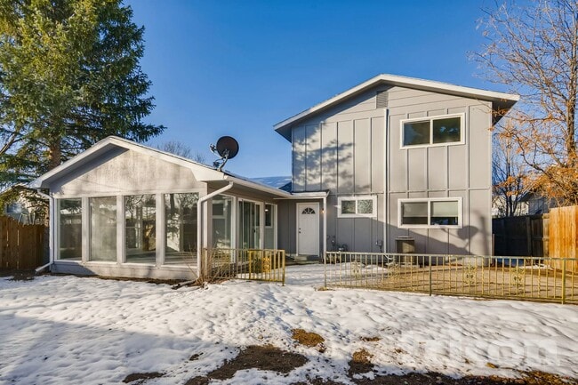 Building Photo - 3222 Greenwood Cir
