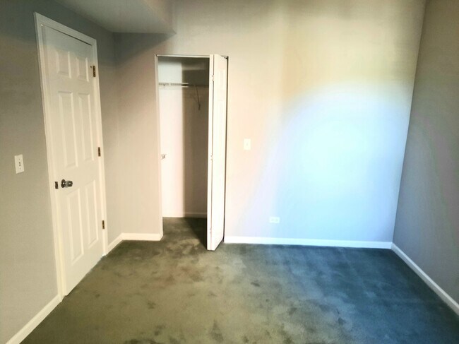 bedroom 1 - 3447 W Evergreen Ave