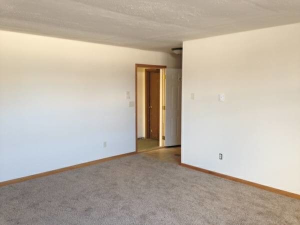 Building Photo - 122 Maine St