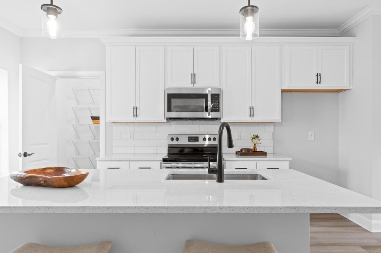 Building Photo - 126 E 19th St