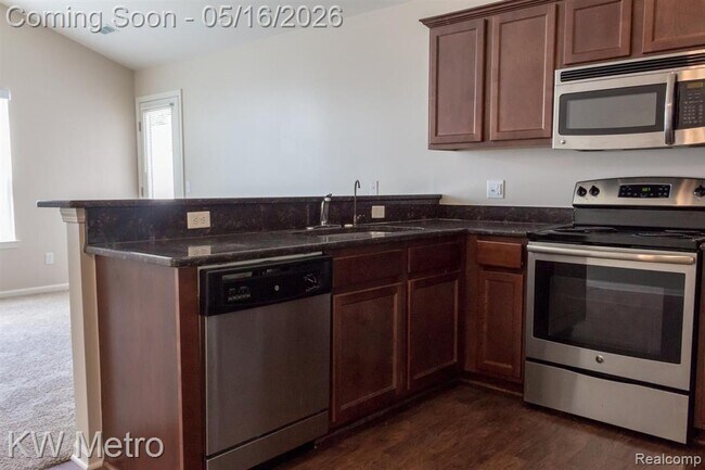 Building Photo - 49144 W Woods Dr