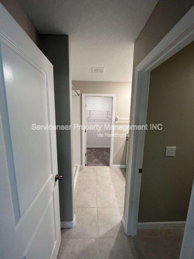 Building Photo - 12032 MIracle Mile Dr