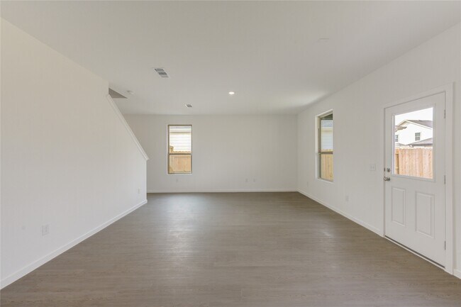 Building Photo - 16132 Holly Laurel Mnr