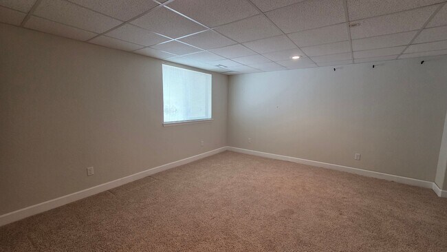Building Photo - 4 Bedroom 3 Bath Plus Study/Office - Amazing Views! 55+ Only