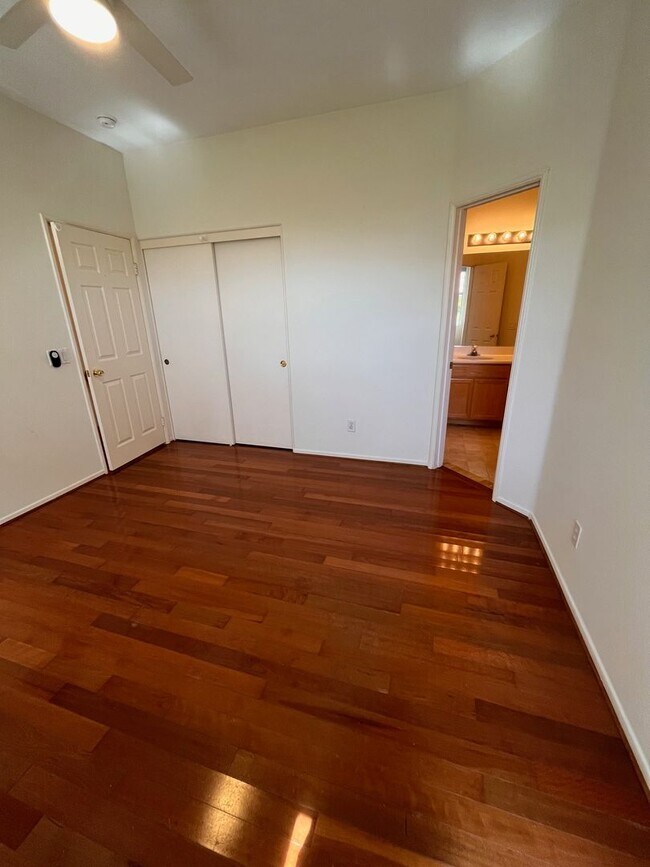 Building Photo - Encinitas Gem: Stunning 2 Bed 2.5 Bath Tow...