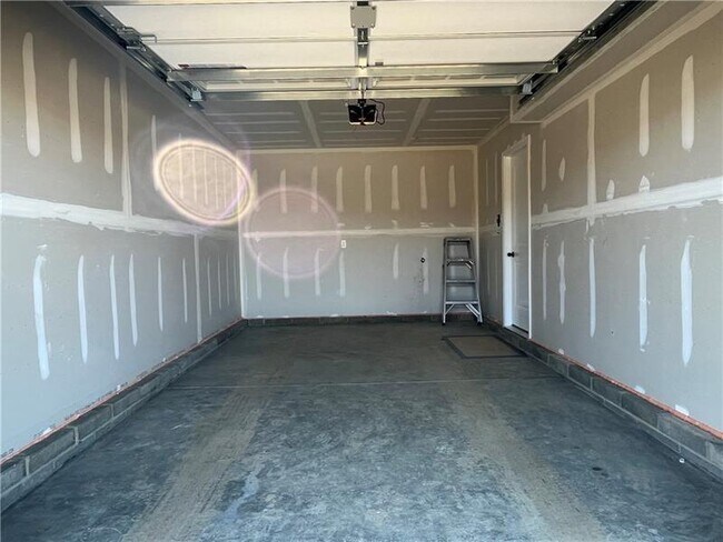 Building Photo - 214 Smith Ln