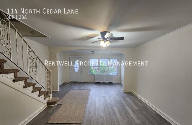 Building Photo - 114 N Cedar Ln