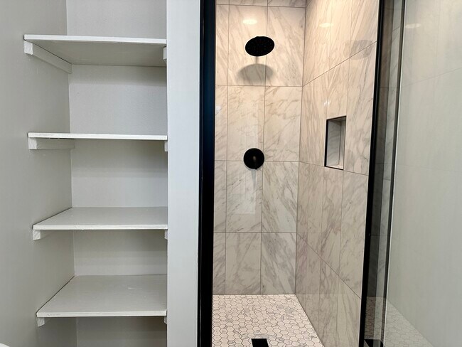 Building Photo - 7615 Long Meadow Ln