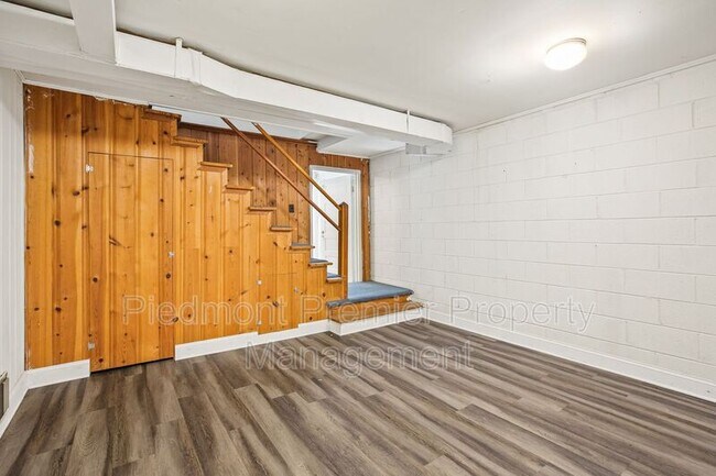 Building Photo - 1335 Pinebluff Rd