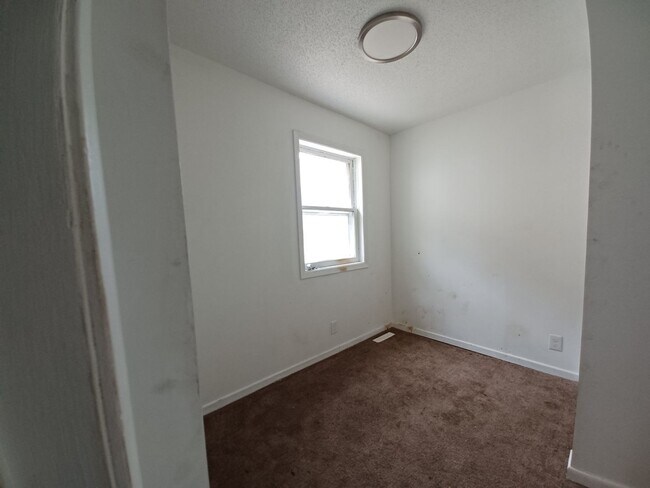 Building Photo - Check out this wonderful one-bedroom plus ...