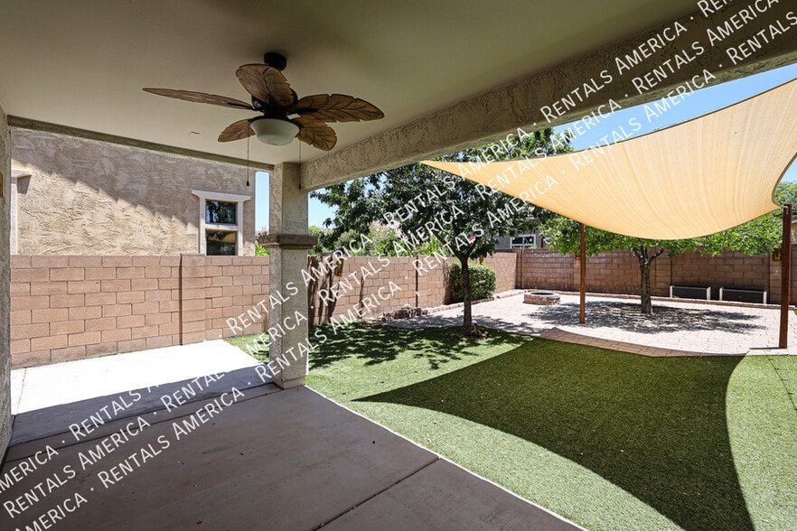 Building Photo - 7045 S Legend Dr