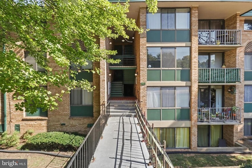 Building Photo - 501 N Armistead St