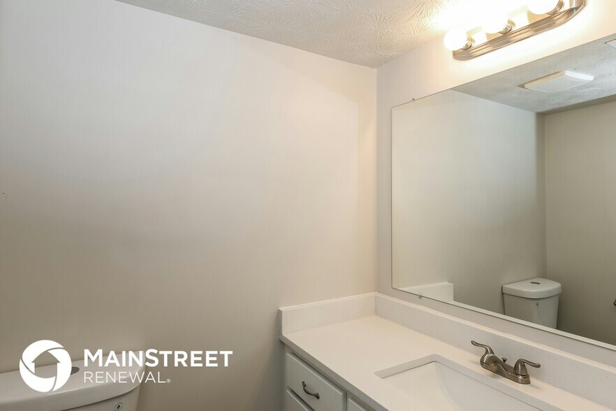 Building Photo - 6097 Twin Creeks Ct