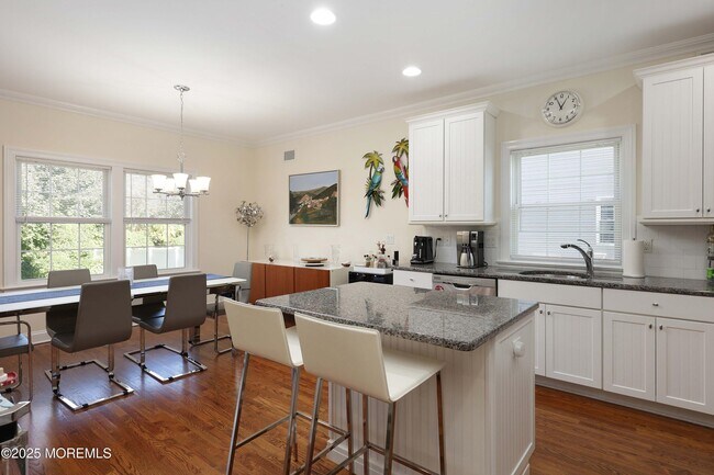 Building Photo - 159 Hulick St