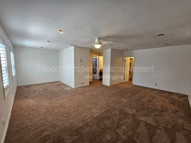 Building Photo - 2632 Captains Ave