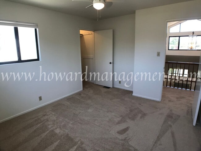 Building Photo - Two story home with newer central A/C in the Mar Vista Hills. Large kitchen, family room, and lar...