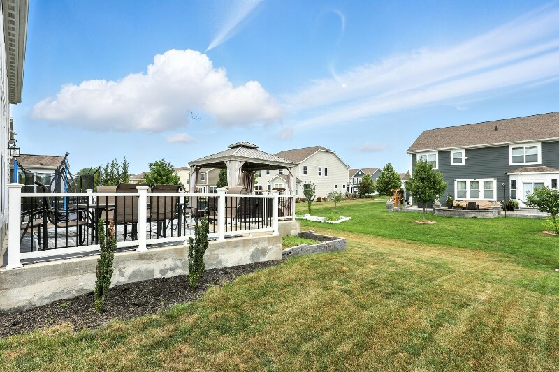 Building Photo - 5497 Mercier St
