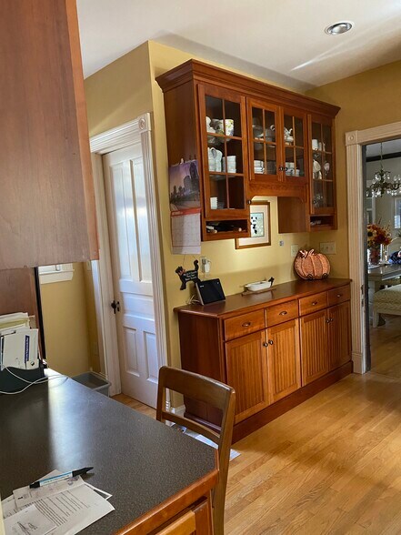 Building Photo - 227 S Water St