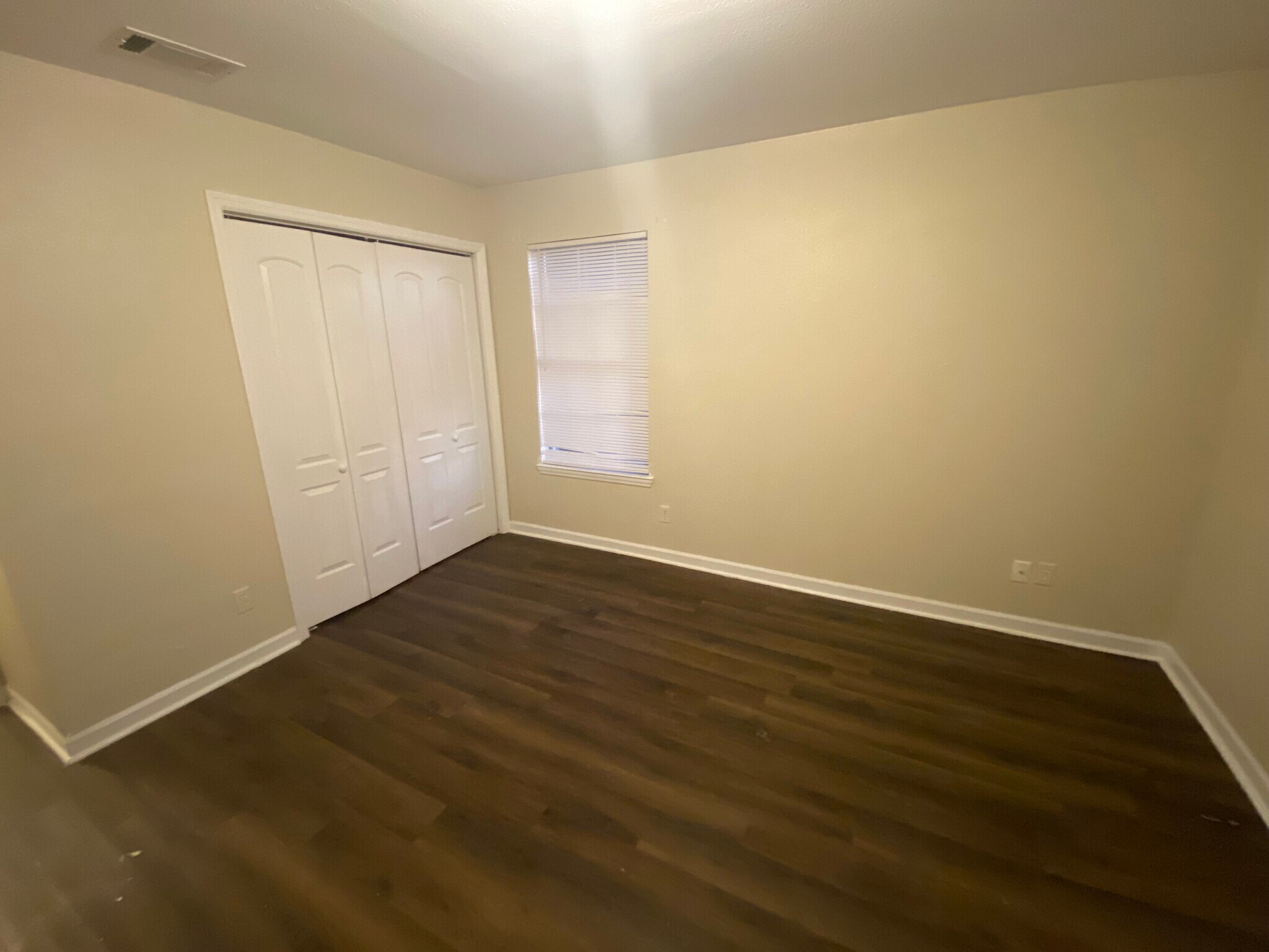 Building Photo - 732 Redwood Ave