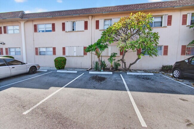 Building Photo - 500 SW 2nd Ave