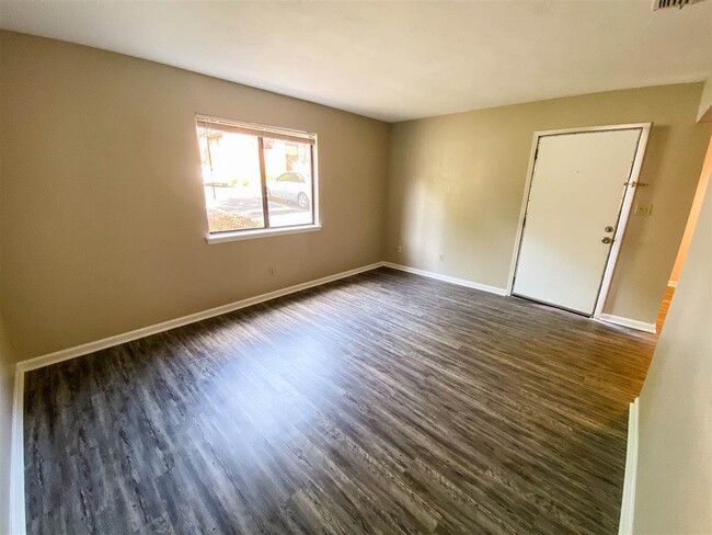 Building Photo - 1445 Willow Bend Way