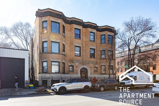 Building Photo - 825 W Diversey Pky