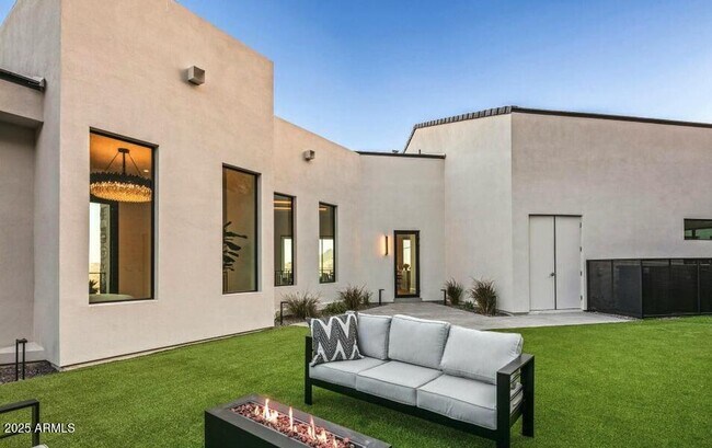 Building Photo - 4880 E Lone Mountain Rd N