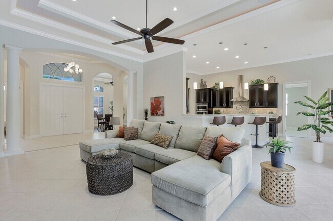 Building Photo - LUXURY POOL HOME***BONITA LAKES***AVAILABL...