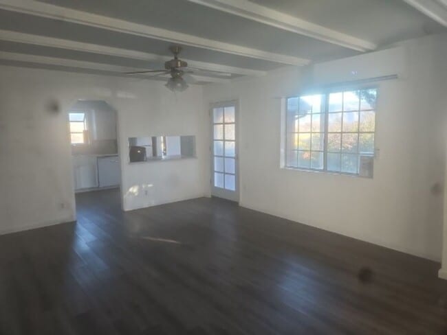 Building Photo - 520 Margot Ln