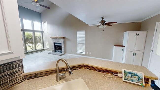 Building Photo - 8 E Shawnee Ln