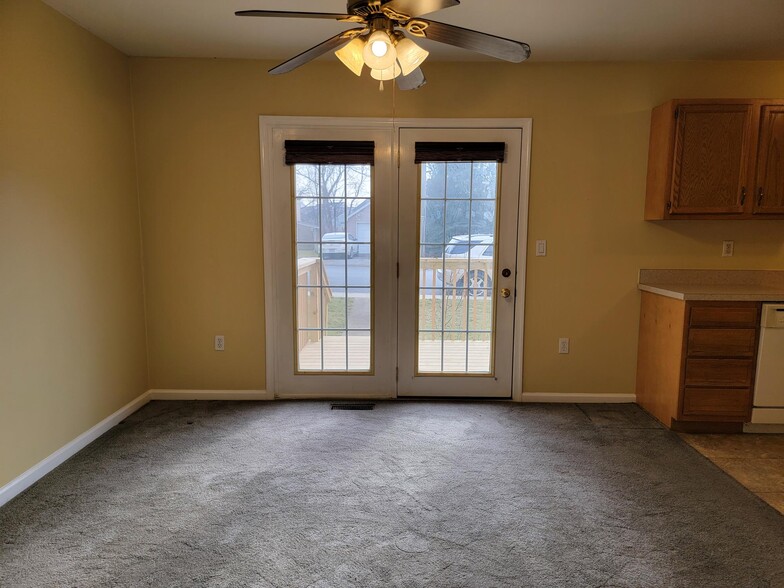 Building Photo - 2006 Greystone Dr