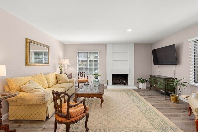 Building Photo - 339 Willowspring Dr N