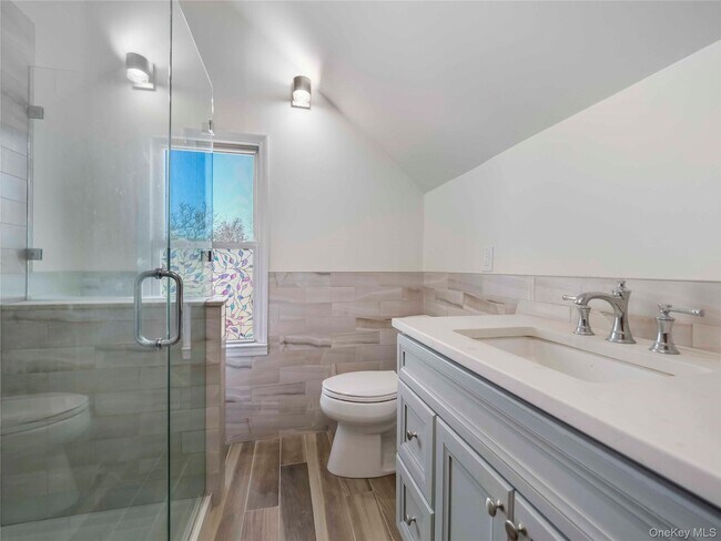 Building Photo - 42 Park Ave