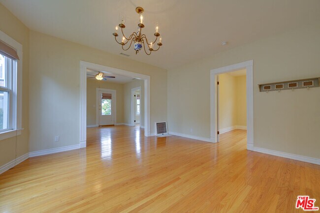 Building Photo - 1328 10th St