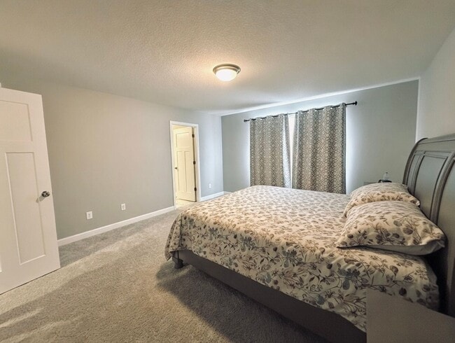 Building Photo - Beautiful New Construction 5bed 4bath Home in Otsego