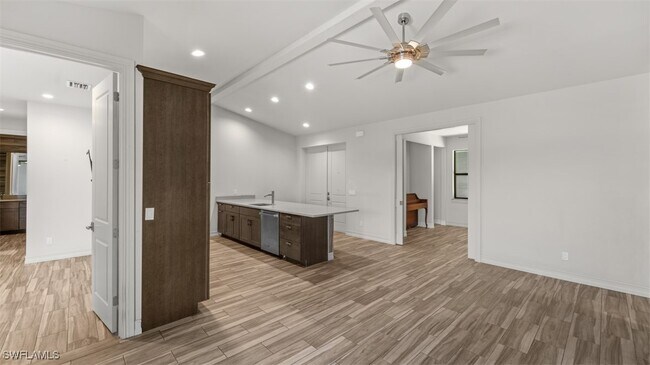 Building Photo - 8720 Cypress Lake Dr