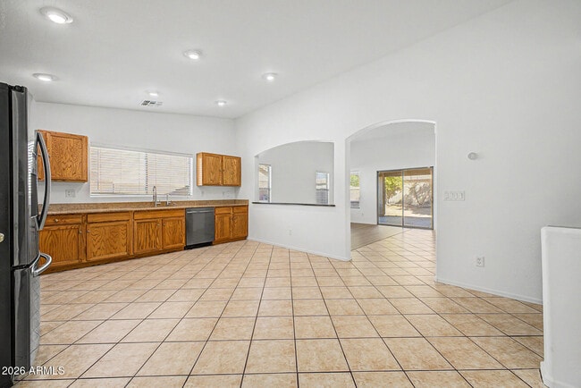 Building Photo - 9631 W Kirby Ave