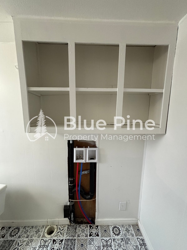 Building Photo - 540 US-26