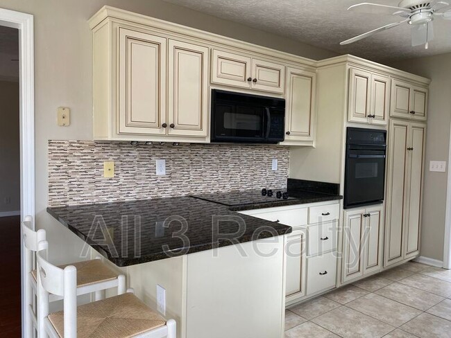 Building Photo - 349 Hambleton Ct
