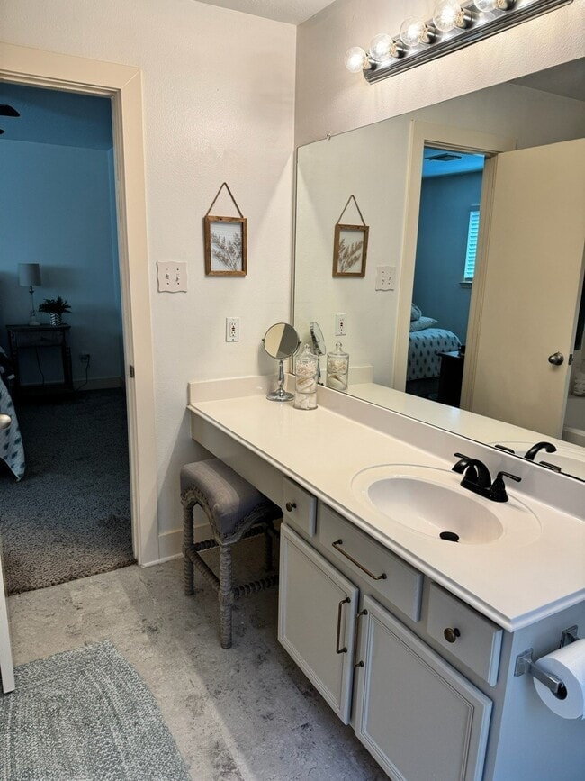 Building Photo - 6118 Spruce Bough Ct