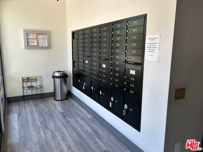 Building Photo - 8162 Manitoba St