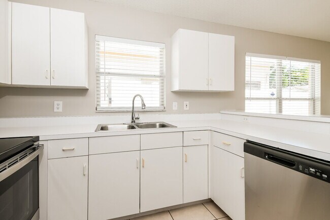 Building Photo - 11641 Kenley Cir