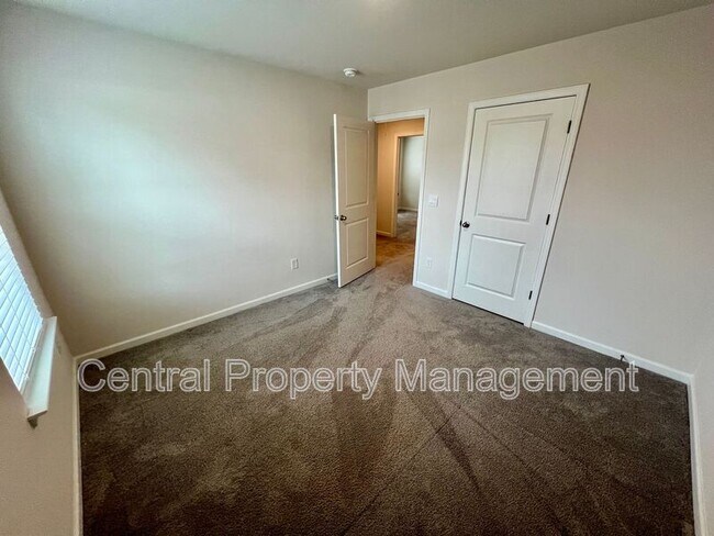 Building Photo - 534 Evaleigh St