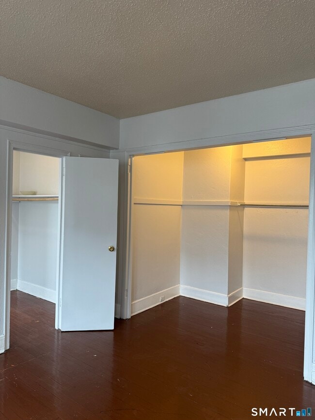 Building Photo - 144 Grove St