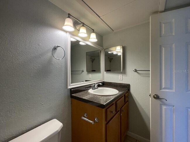 Building Photo - 420 Forestway Cir