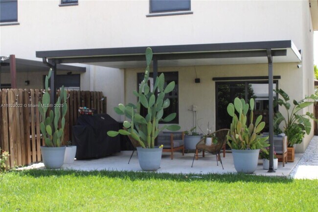 Building Photo - 25417 SW 108th Ct